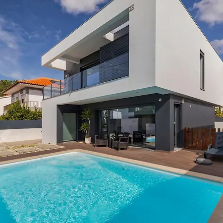 Aroeira Luxury House *